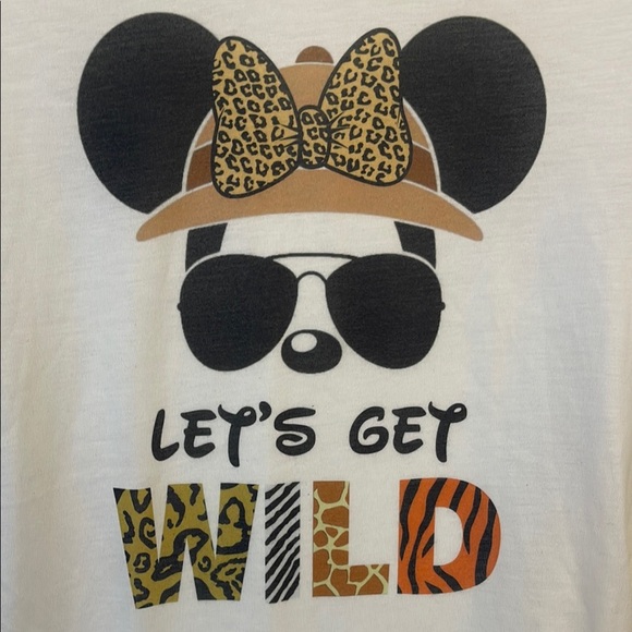 NWOT White crew neck short sleeve t-shirt with panda graphic print - Picture 2 of 4